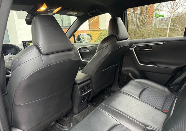 Toyota RAV4 cena 126900 przebieg: 131700, rok produkcji 2021 z Mława małe 79